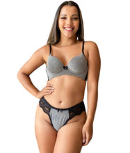 Carregar imagem no visualizador da galeria, CONJUNTO EM LUREX COM DETALHES EM RENDA E BASE EM MANTA - ANGÉLICA
